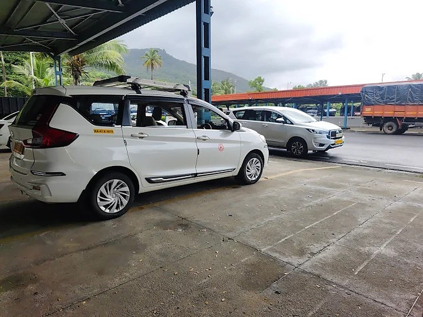 Ertiga at a roadside halt